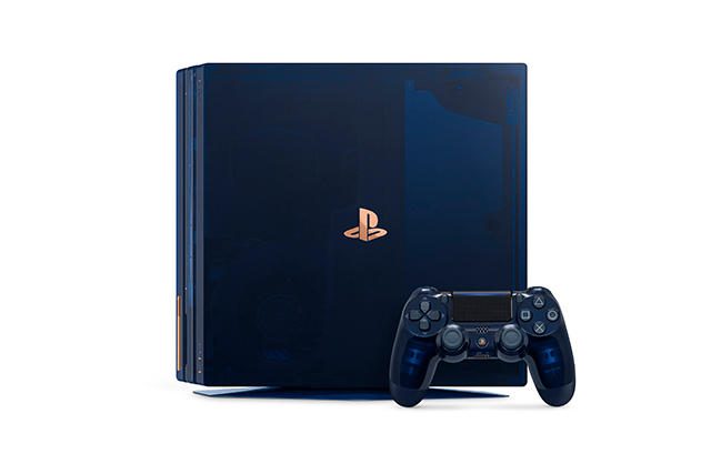 特別デザインの｢PlayStation®4 Pro 500 Million Limited Edition｣を8月